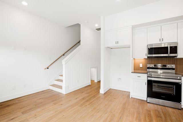 7841 Sunnyhill Street B, Houston, TX 77088