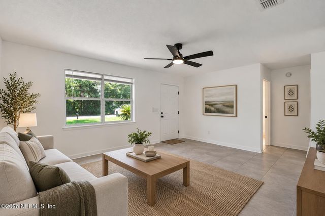 20 N VERMONT Avenue, Green Cove Springs, FL 32043