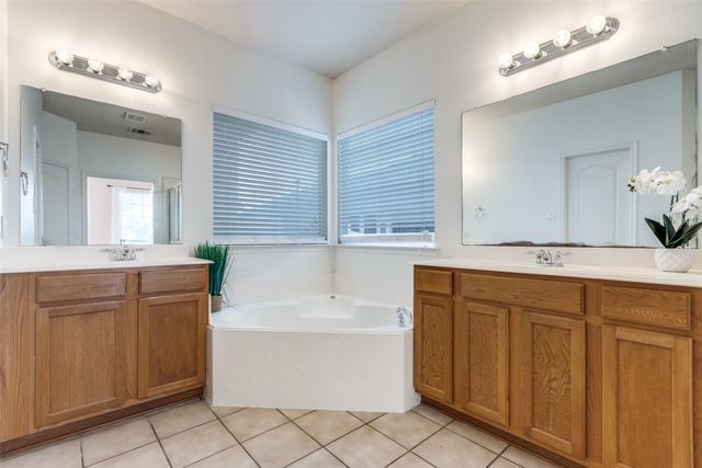 1521 Cotton Gin Drive, Savannah, TX 76227