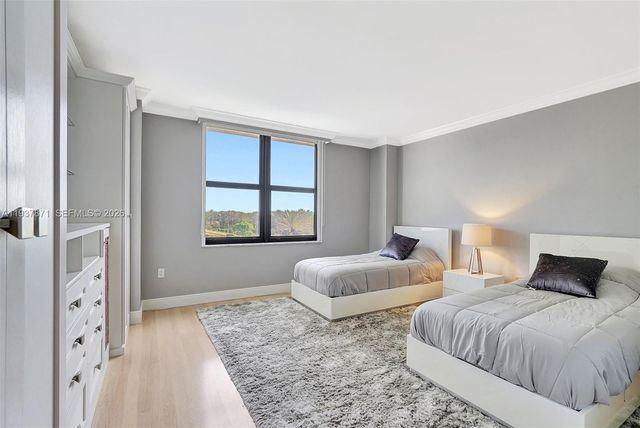 9801 Collins Ave 5S, Bal Harbour, FL 33154