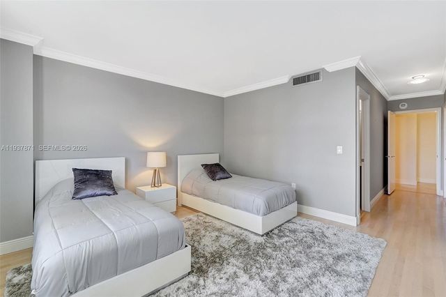 9801 Collins Ave 5S, Bal Harbour, FL 33154