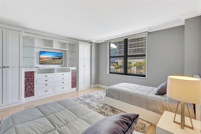 9801 Collins Ave 5S, Bal Harbour, FL 33154