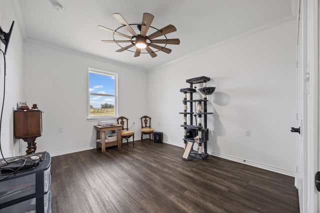 240 Oil Field RD, Lockhart, TX 78644