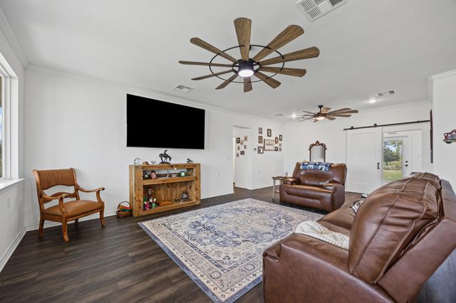 240 Oil Field RD, Lockhart, TX 78644