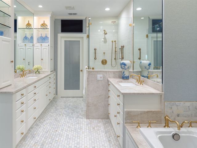 7715 Southwestern Boulevard, Dallas, TX 75225