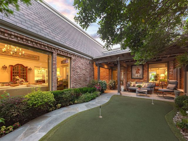 7715 Southwestern Boulevard, Dallas, TX 75225