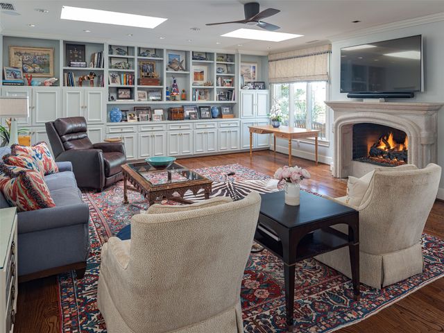 7715 Southwestern Boulevard, Dallas, TX 75225