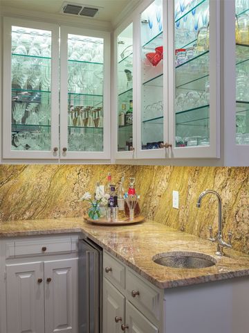 7715 Southwestern Boulevard, Dallas, TX 75225