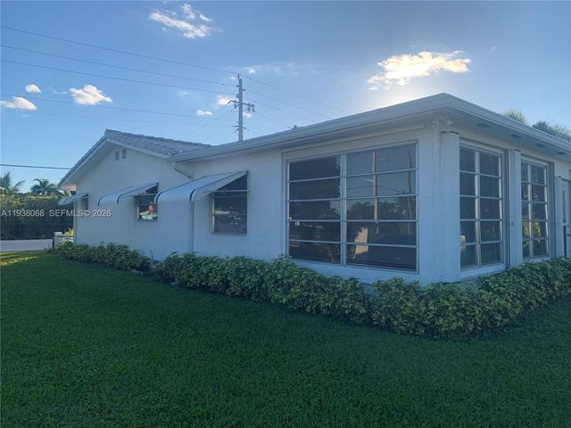 1801 SW 22nd Way, Boynton Beach, FL 33426