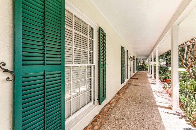 621 W Woodruff Dr, Baton Rouge, LA 70808