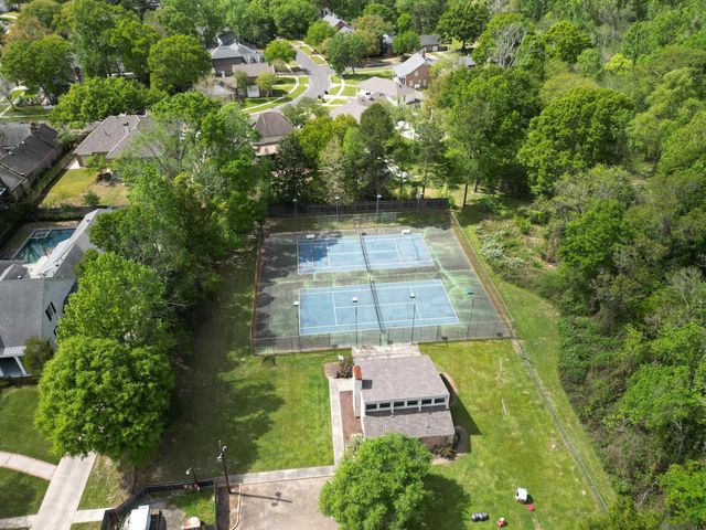 621 W Woodruff Dr, Baton Rouge, LA 70808