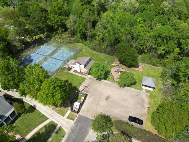 621 W Woodruff Dr, Baton Rouge, LA 70808