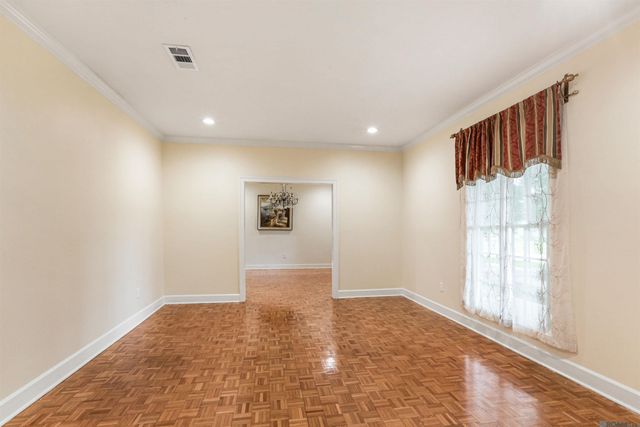 621 W Woodruff Dr, Baton Rouge, LA 70808