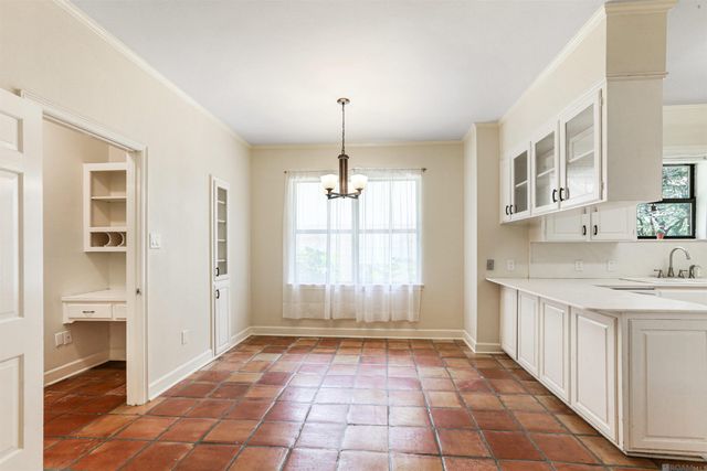 621 W Woodruff Dr, Baton Rouge, LA 70808