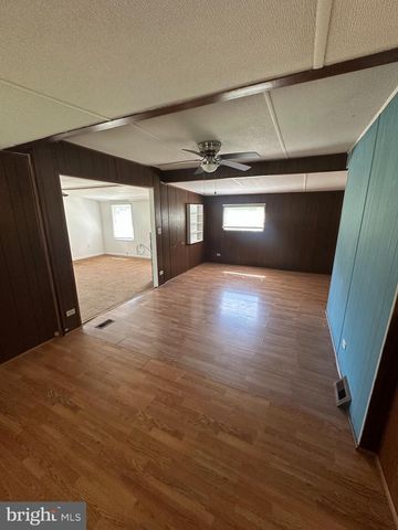 885 LIBERTY FURNACE RD, Edinburg, VA 22824