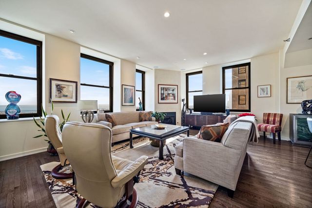 6 N Michigan Avenue 1103, Chicago, IL 60602