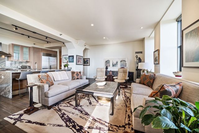 6 N Michigan Avenue 1103, Chicago, IL 60602