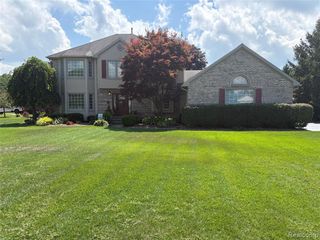 10170 Abrams Fork, Brighton, MI 48114