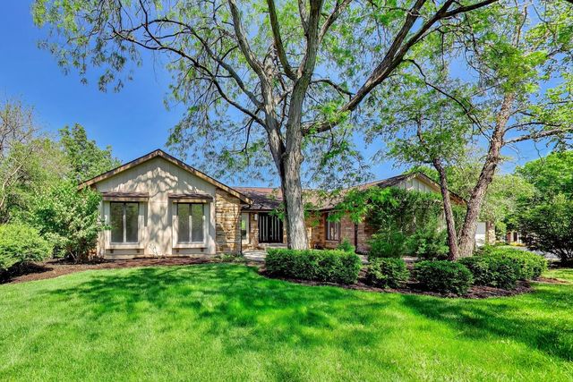 26955 N COUNTRYSIDE LAKE Drive, Mundelein, IL 60060