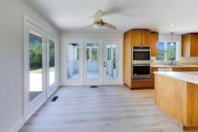 26955 N COUNTRYSIDE LAKE Drive, Mundelein, IL 60060