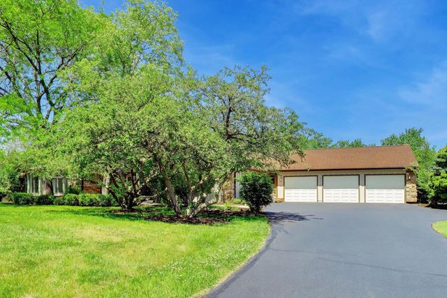 26955 N COUNTRYSIDE LAKE Drive, Mundelein, IL 60060
