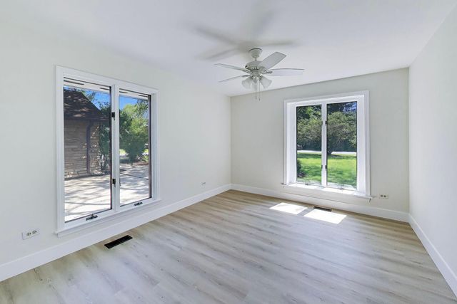 26955 N COUNTRYSIDE LAKE Drive, Mundelein, IL 60060