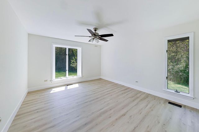26955 N COUNTRYSIDE LAKE Drive, Mundelein, IL 60060
