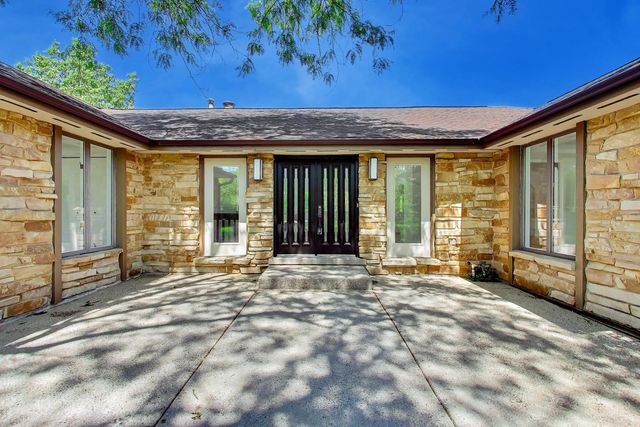 26955 N COUNTRYSIDE LAKE Drive, Mundelein, IL 60060