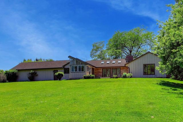 26955 N COUNTRYSIDE LAKE Drive, Mundelein, IL 60060