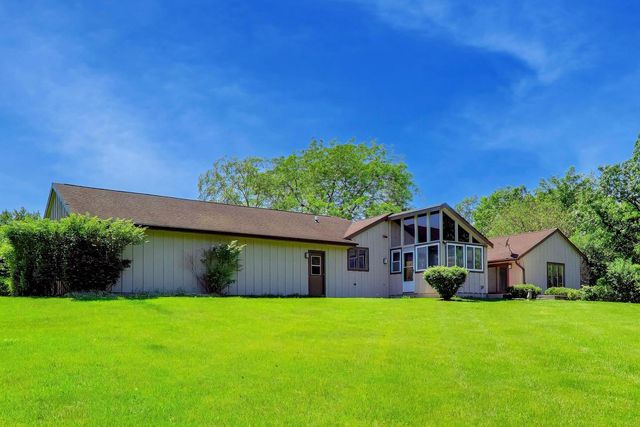 26955 N COUNTRYSIDE LAKE Drive, Mundelein, IL 60060