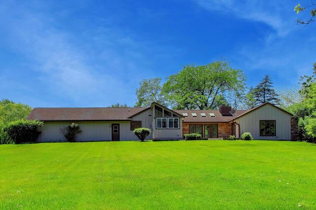 26955 N COUNTRYSIDE LAKE Drive, Mundelein, IL 60060