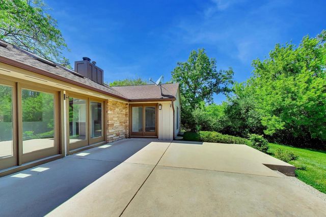 26955 N COUNTRYSIDE LAKE Drive, Mundelein, IL 60060