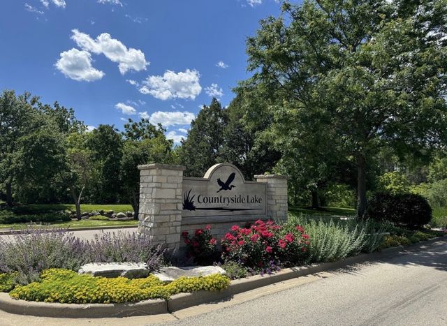 26955 N COUNTRYSIDE LAKE Drive, Mundelein, IL 60060