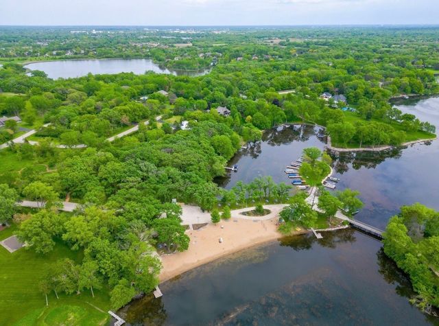 26955 N COUNTRYSIDE LAKE Drive, Mundelein, IL 60060