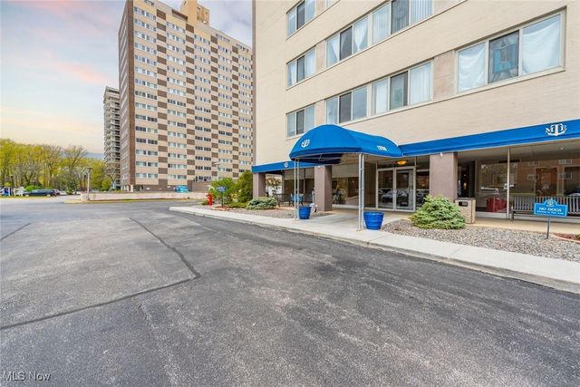 12520 Edgewater Drive 1506, Lakewood, OH 44107