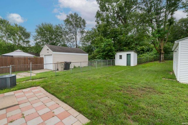 908 Dover Drive, South Bend, IN 46614