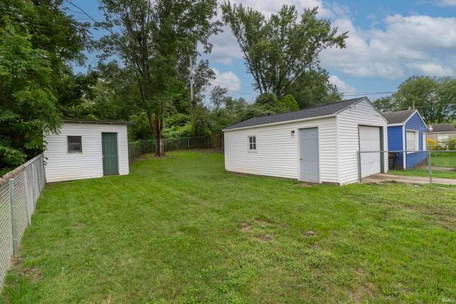 908 Dover Drive, South Bend, IN 46614