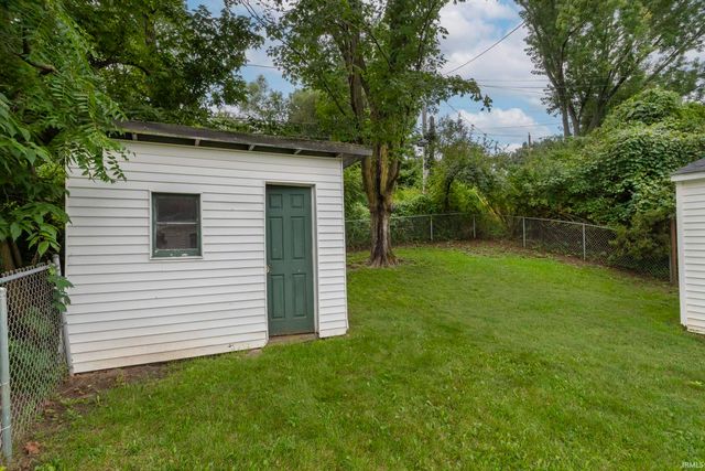 908 Dover Drive, South Bend, IN 46614