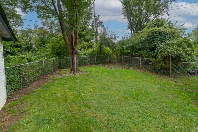 908 Dover Drive, South Bend, IN 46614