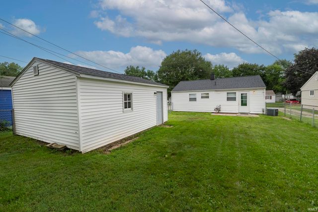 908 Dover Drive, South Bend, IN 46614