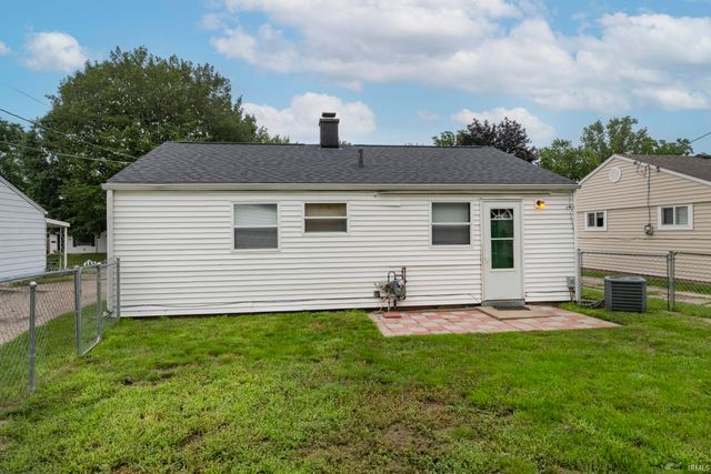 908 Dover Drive, South Bend, IN 46614