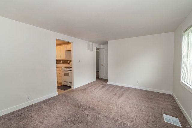 908 Dover Drive, South Bend, IN 46614