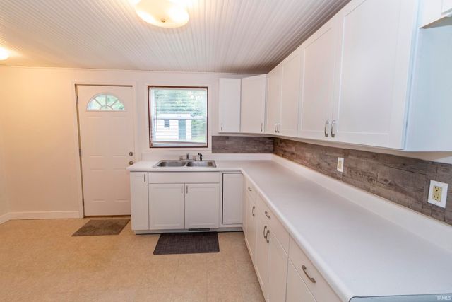 908 Dover Drive, South Bend, IN 46614