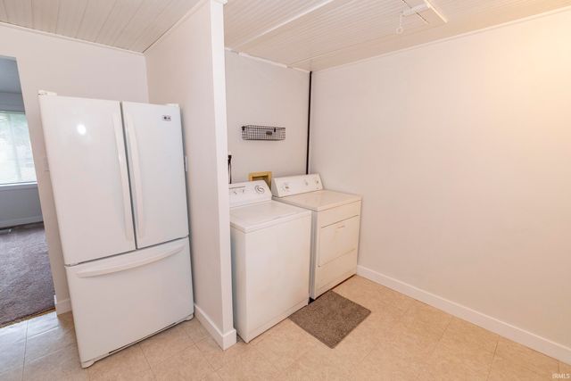 908 Dover Drive, South Bend, IN 46614