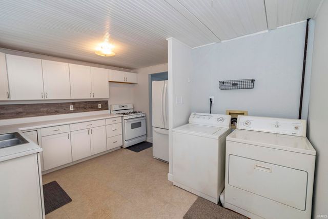 908 Dover Drive, South Bend, IN 46614