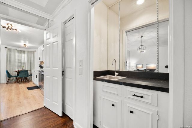 8415 Fredericksburg Rd Apt 907, San Antonio, TX 78229