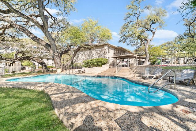 8415 Fredericksburg Rd Apt 907, San Antonio, TX 78229