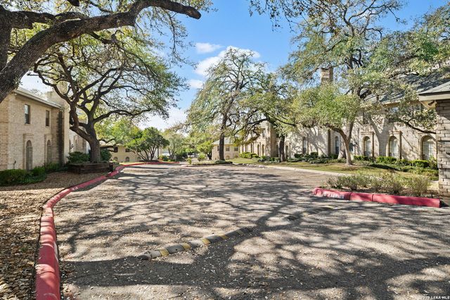 8415 Fredericksburg Rd Apt 907, San Antonio, TX 78229