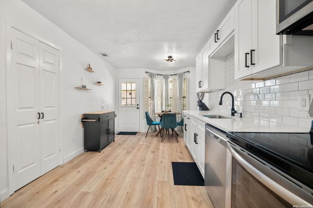 8415 Fredericksburg Rd Apt 907, San Antonio, TX 78229