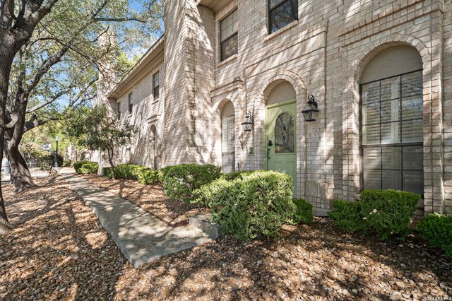 8415 Fredericksburg Rd Apt 907, San Antonio, TX 78229